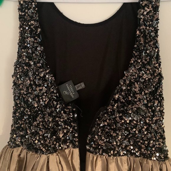 ADRIANNA PAPELL, SEQUIN SLEEVELESS COCKTAIL DRESS (pre-owned) dry cleaned size 4 - Picture 3 of 15